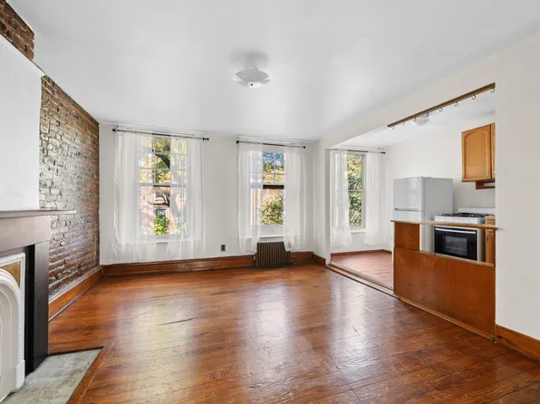 359 Carlton Avenue image 16 of 20