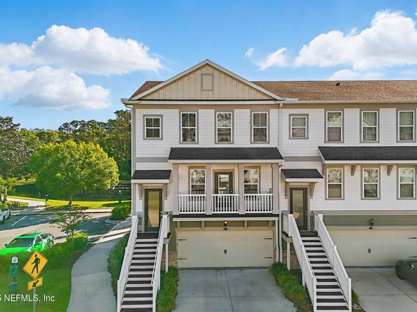 39 Falling Water Ct