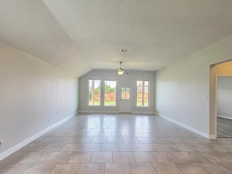 8206 Oxbow Manor Ln — Photo 22