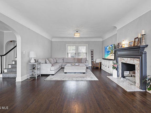 5th image of 3416 W Bancroft St