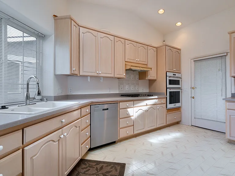 5308 Doon Way — Photo 2