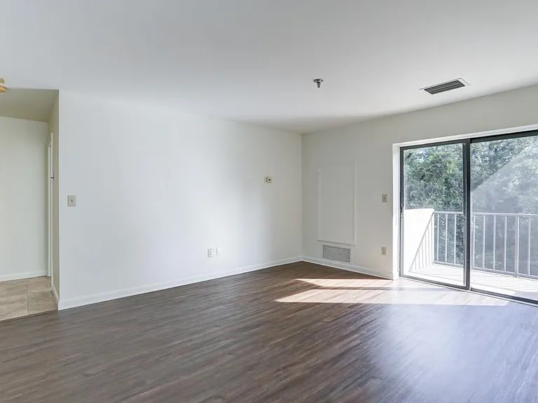 300 Johnson Ferry Rd #A405 — Photo 7