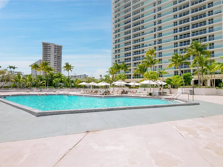 100 Bayview Dr #1008 — Photo 38