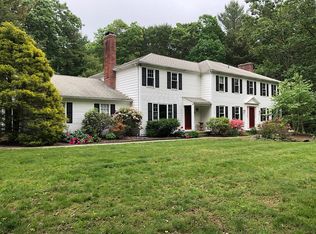 45 Smoke Ridge Dr, North Kingstown, RI 02852