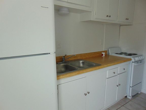 3rd image of 2628 26th St APT C