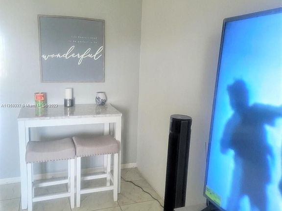 4th image of 51 NE 204th St APT 20