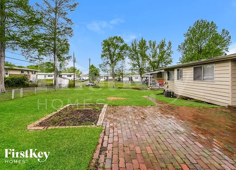 1520 Ascot Ter — Photo 14