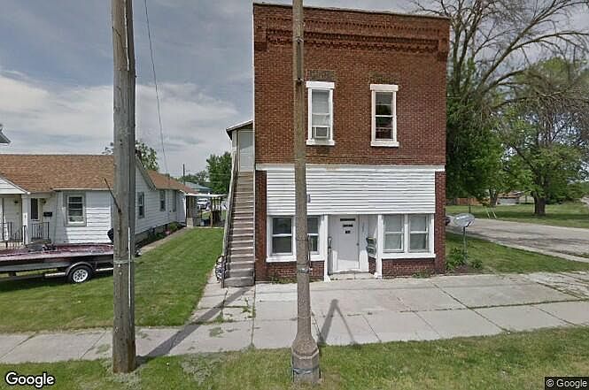1st image of 590 E Division St