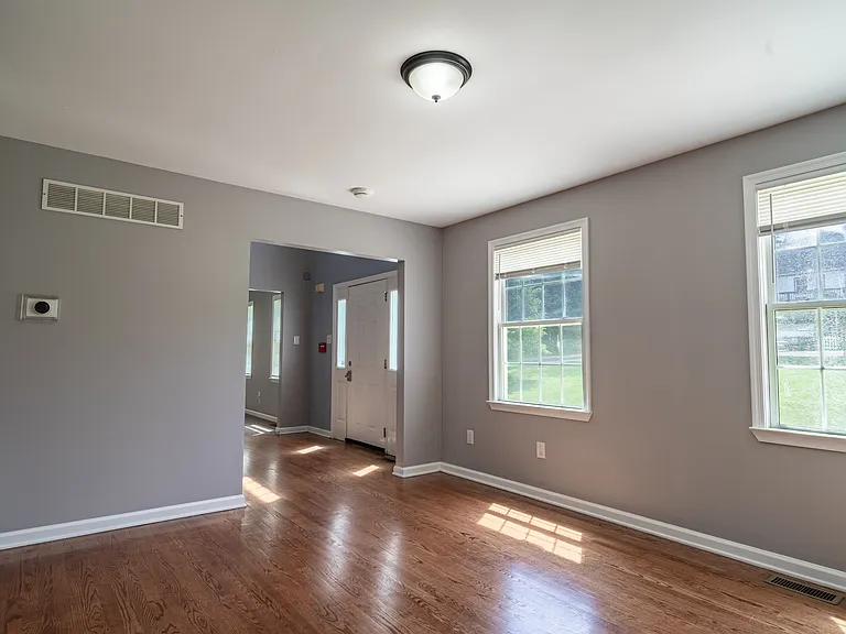 4300 Old Lincoln Hwy — Photo 16