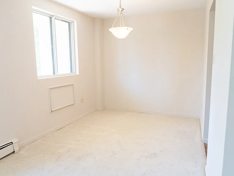 655 Windermere Rd — Photo 30