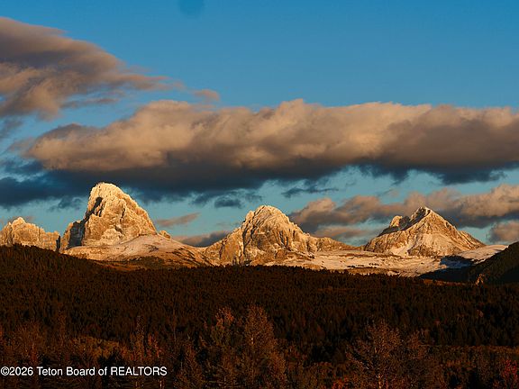 2nd image of 1990 Snow Crest Ranch Dr