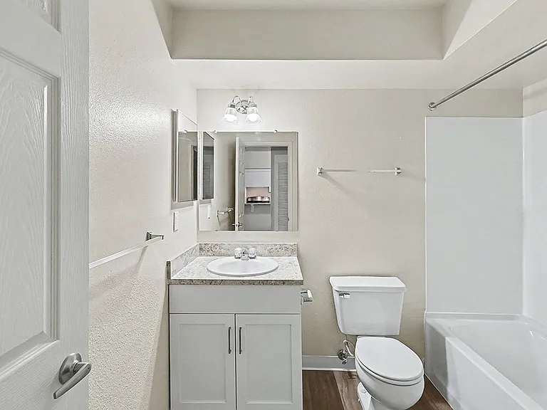 Trappers Cove Apartments — Photo 12