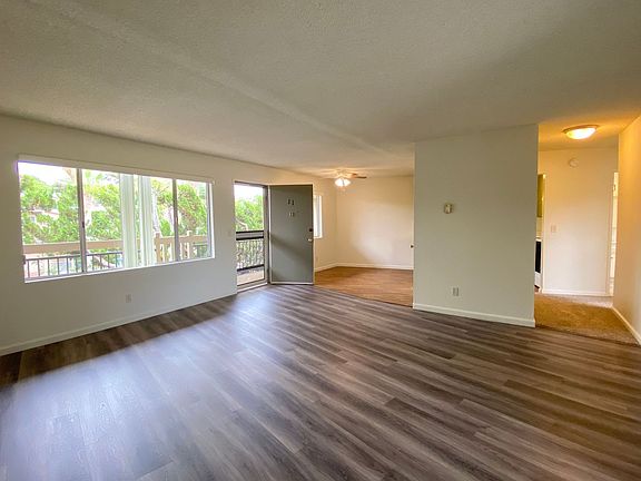 3rd image of 1025 Meadow Lake Dr APT 11