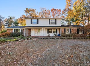 26075 Woodlore Rd, Franklin, MI 48025