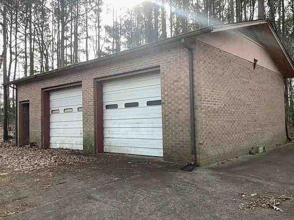 4th image of 502 Monroe St