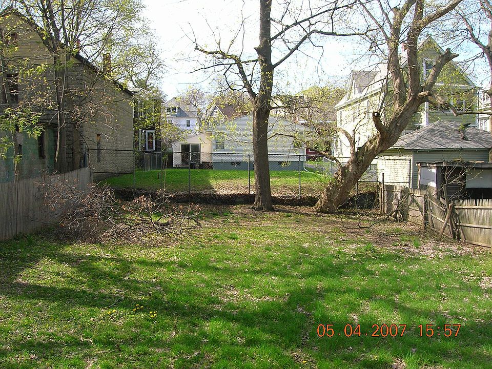 2nd image of 307 Park St