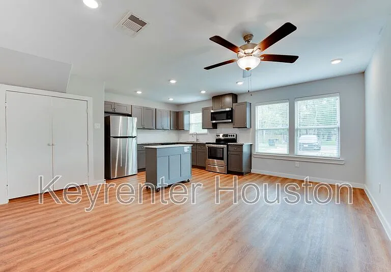 8635 Sunderland Rd #A — Photo 3
