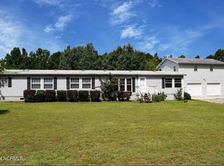 7538 Old River Rd, Burgaw, NC 28425