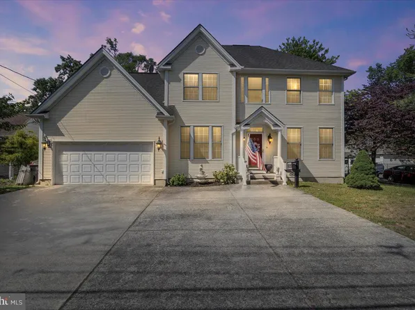 700 S Fairview St, Riverside, NJ 08075