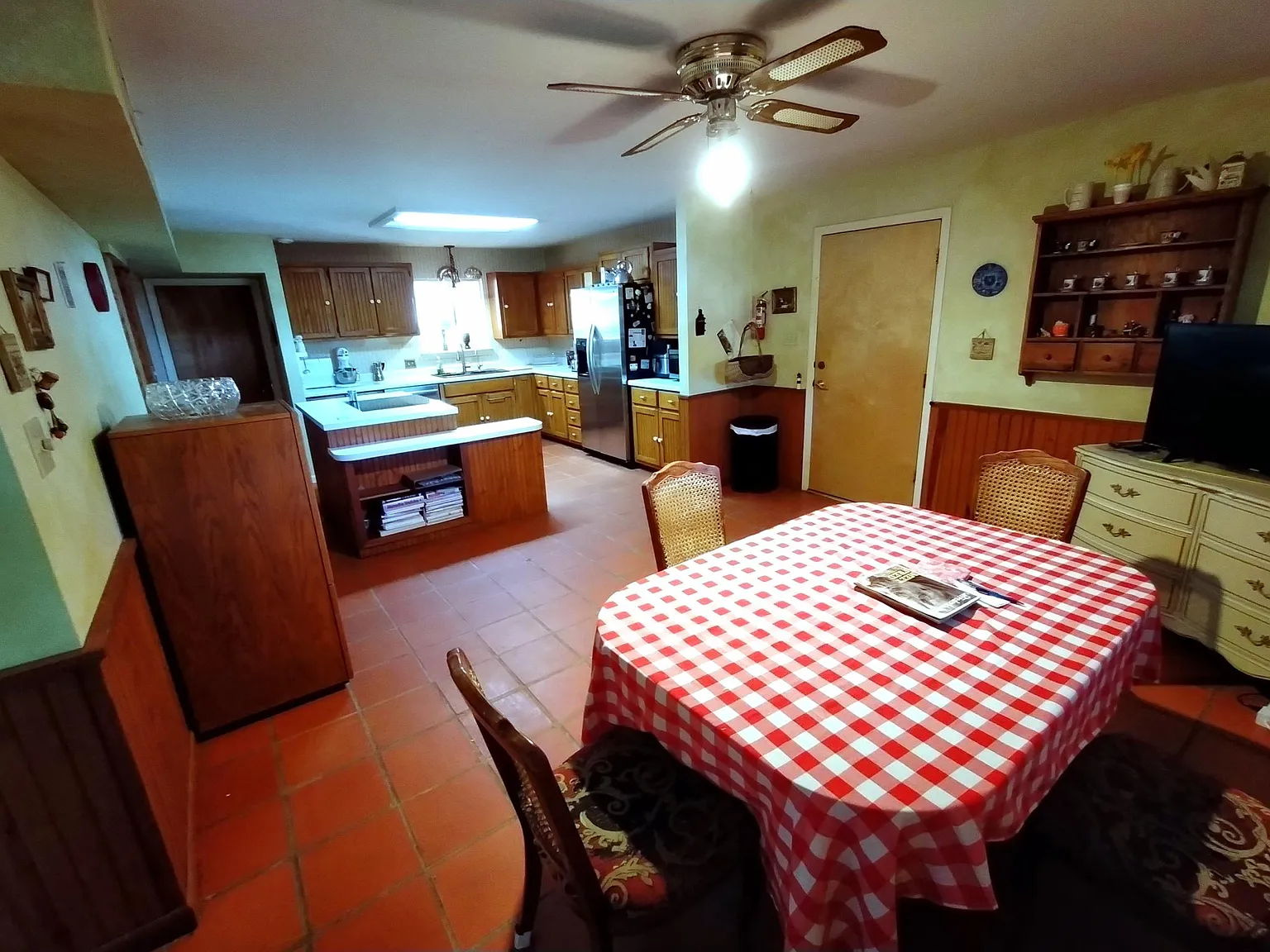 5 bed, 3900 sqft, $3,500 — Photo 4