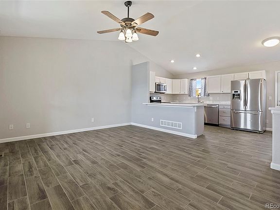 4th image of 128 23rd Avenue Ct