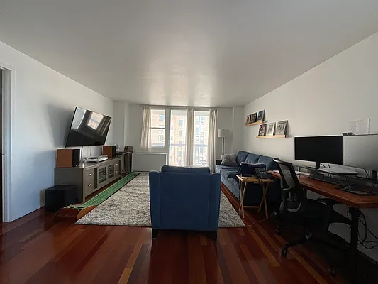 Rented by Compass | media 12