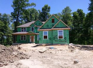 420 Lenox Ln, Brighton, MI
