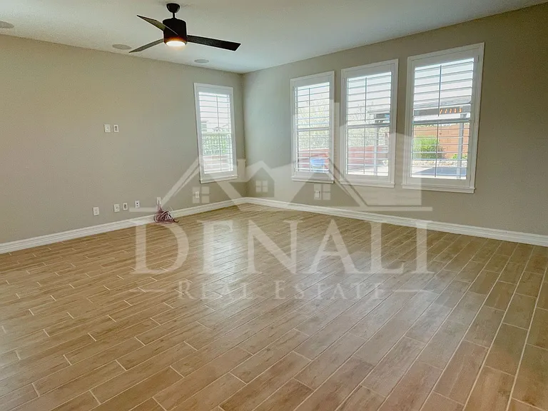 13648 N 144th Dr — Photo 8