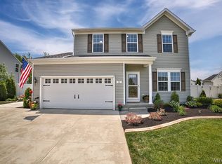 51 Middlebury Ln, Lancaster, NY 14086