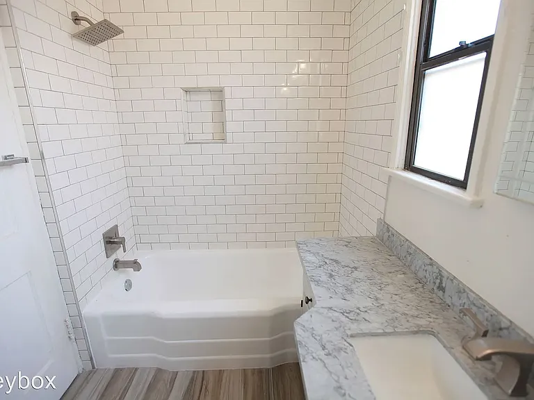 4073 1/2 8th Ave — Photo 10