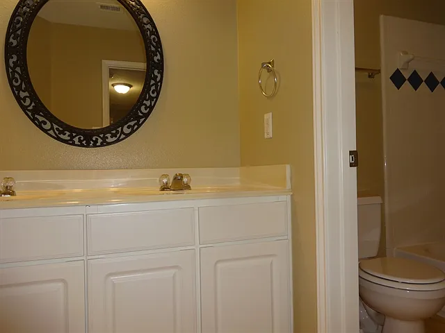 2302 Turnbury Elm Ct — Photo 16
