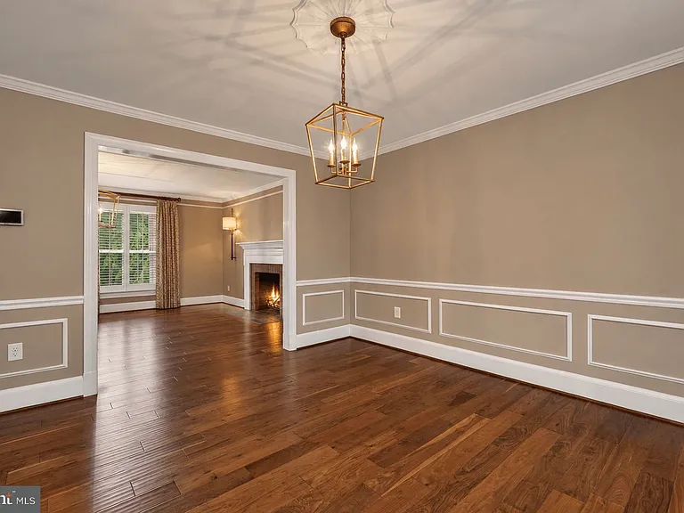 1022 Delf Dr — Photo 6
