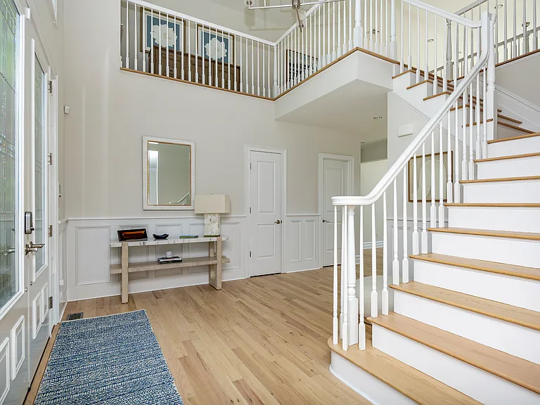 360 Canoe Place Rd — Photo 7