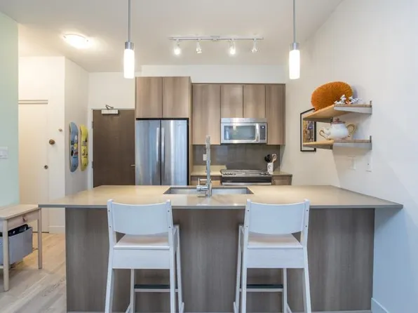 7058 14th Ave #417, Burnaby, BC V3N 0E6