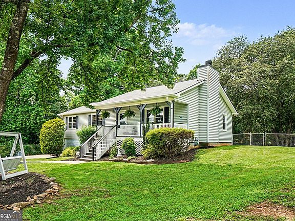 2nd image of 404 Hill Crest Ct