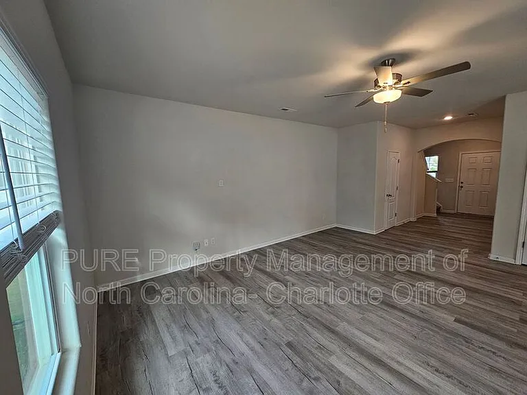 7015 Amberly Hills Rd — Photo 11