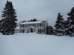 42 Greylock Rdg, Pittsford, NY 14534