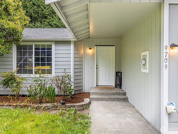 5th image of 9709 11th Avenue Ct E