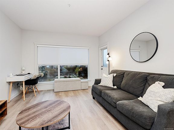 3rd image of 2469 Gateway Rd #106