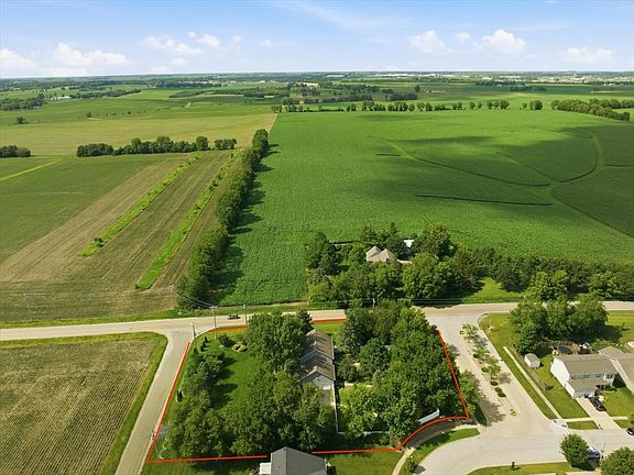 2nd image of 2202 Bloomingdale Rd