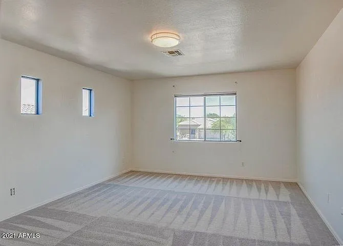 17584 W Acacia Ct — Photo 32