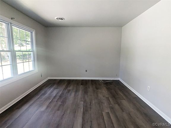 2nd image of 19617 Dorothy Cir