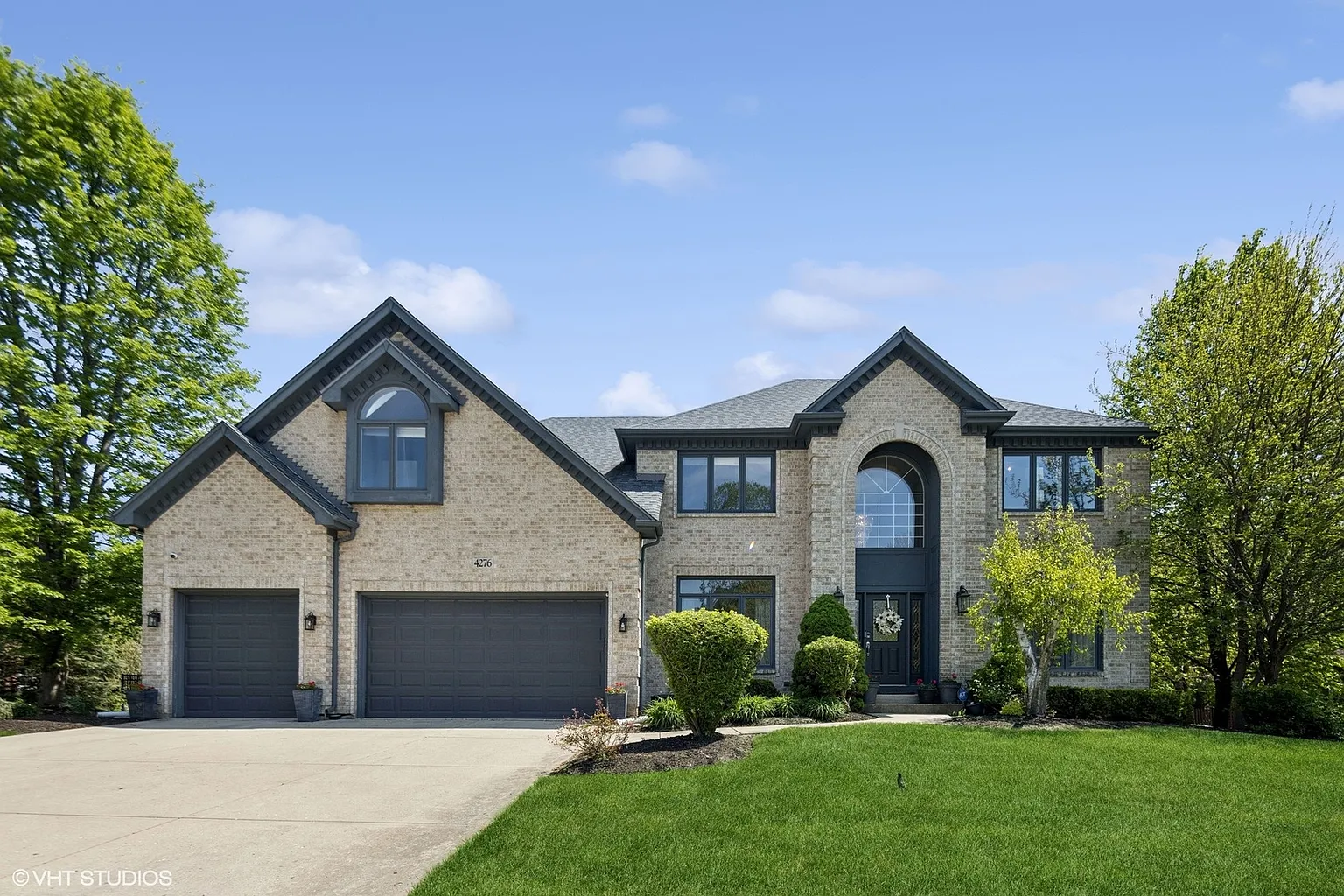 4276 Colton Cir photo 1