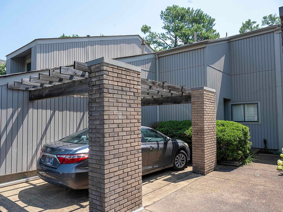 1st image of 828 Creekside Dr