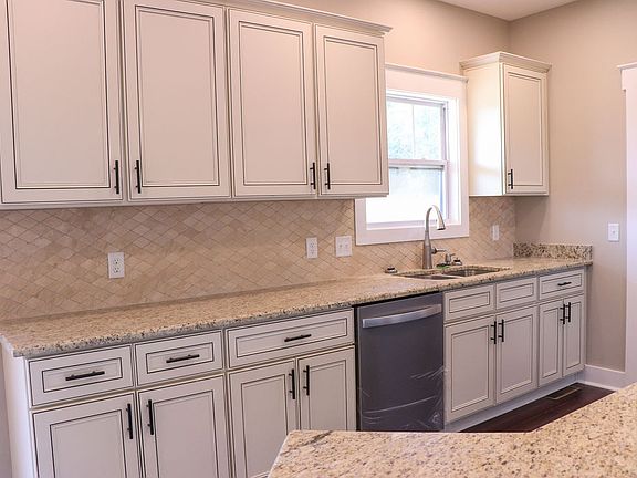 5th image of 130 Crooked Creek Dr