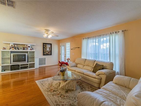 5th image of 1682 Palace Dr