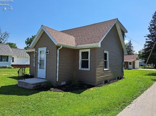 800 Upton Rd, Fremont, OH 43420