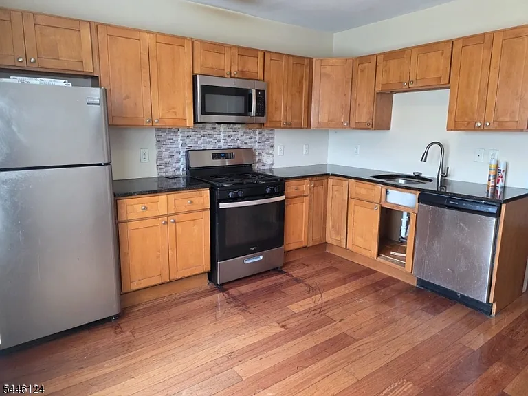 426 Tompkins St #1 — Photo 8