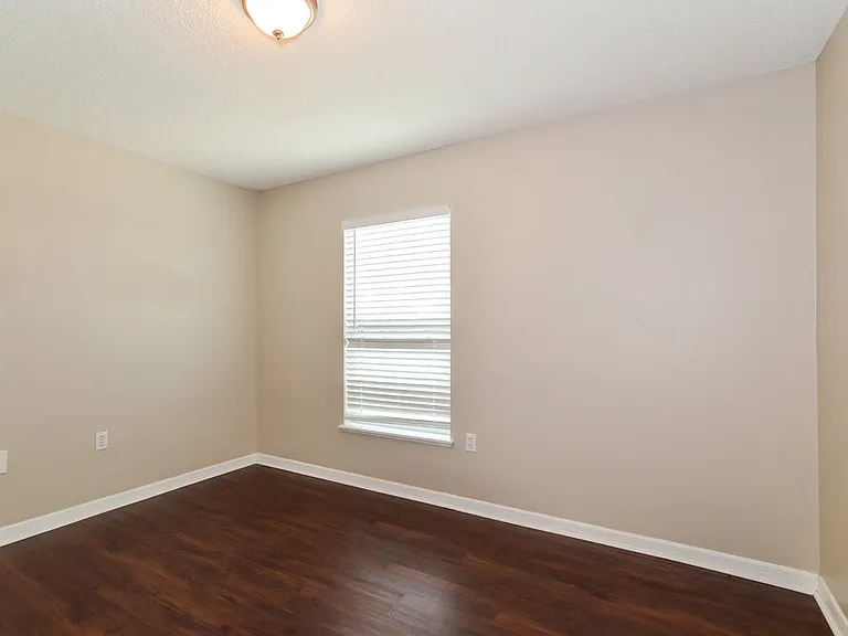 64 Bolton Ct — Photo 13
