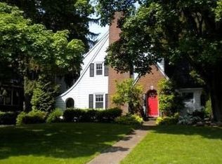 100 Strathmore Dr, Syracuse, NY 13207
